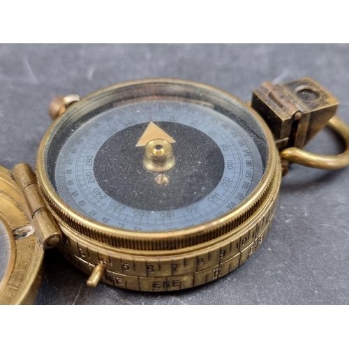 174 - A WWI British Verners Pattern VII officer's military compass, by S Mordan & Co, dated 1917 with ... 