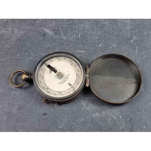 197 - A WWI compass, by Yeates & Son, Dublin, 51mm.