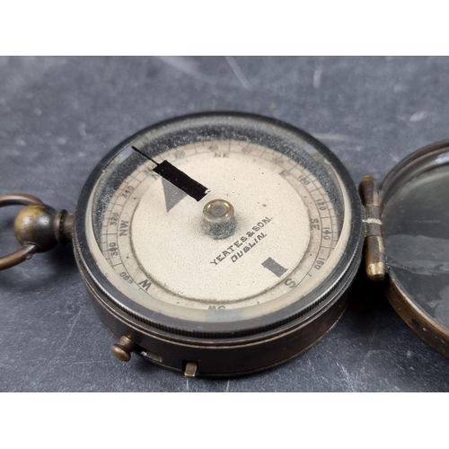 197 - A WWI compass, by Yeates & Son, Dublin, 51mm.