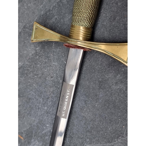 59 - A vintage Masonic ceremonial dagger, by Pobjoy, having 16.5cm blade.