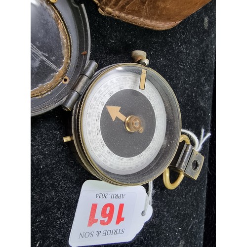 161 - A WWI British Verners Pattern VII officer's military compass, by B L Switzerland, dated 1915 with br... 