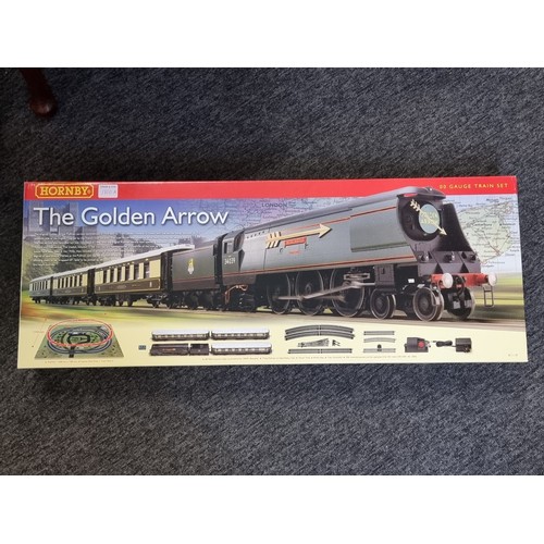 1800A - HORNBY: 'The Golden Arrow' OO train set, R1119, boxed.