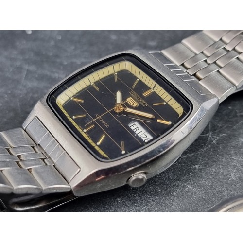 677 - A vintage Seiko stainless steel automatic wristwatch, 35mm, Ref. 6602-8050, on original stainless st... 