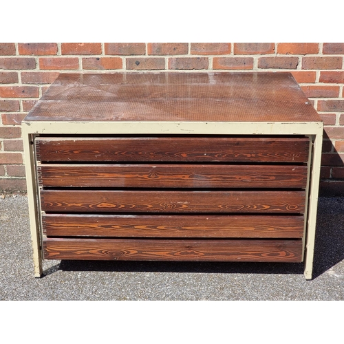 1007 - A vintage industrial painted metal and stained pine desk and matching plan chest, each 120cm wide.... 