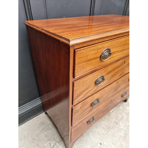 1031 - A George III mahogany chest of drawers, 93cm wide.