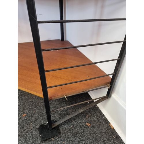 1109 - A scarce mid-century Ladderax corner unit.