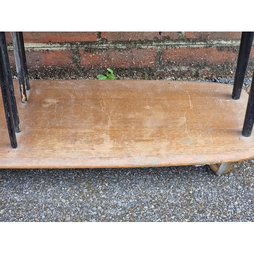 1119 - A mid-century Ercol 'Giraffe' tea trolley, 91cm wide.