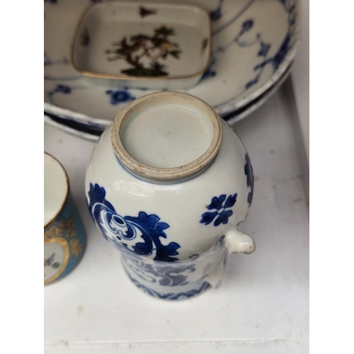 1154 - An interesting group of 18th century and later Continental porcelain, to include Sevres, Berlin and ... 