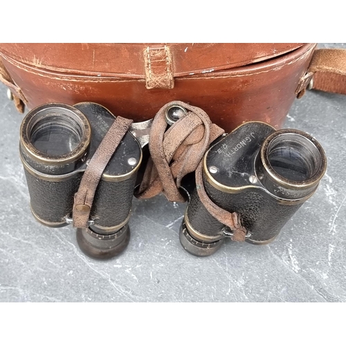 1309 - A pair of Carl Zeiss Telact 8X binoculars, cased.