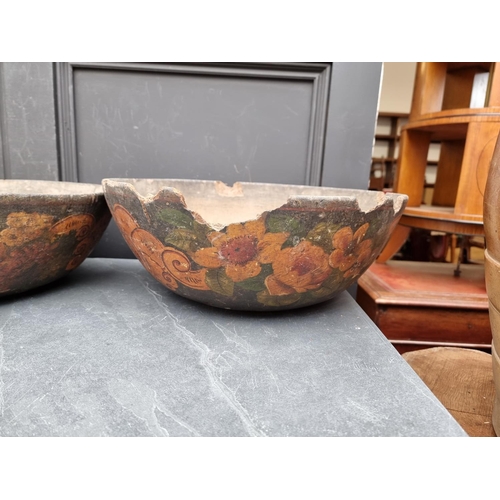 1359 - A large set of three 19th century Continental papier mache bowls, with polychrome and gilt decoratio... 