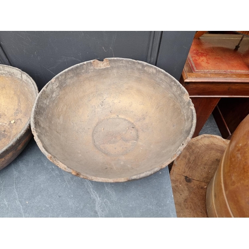 1359 - A large set of three 19th century Continental papier mache bowls, with polychrome and gilt decoratio... 