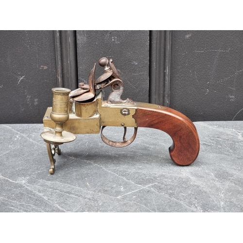 1452 - A 19th century flintlock tinder lighter. 