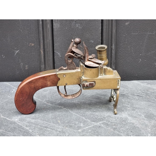 1452 - A 19th century flintlock tinder lighter. 