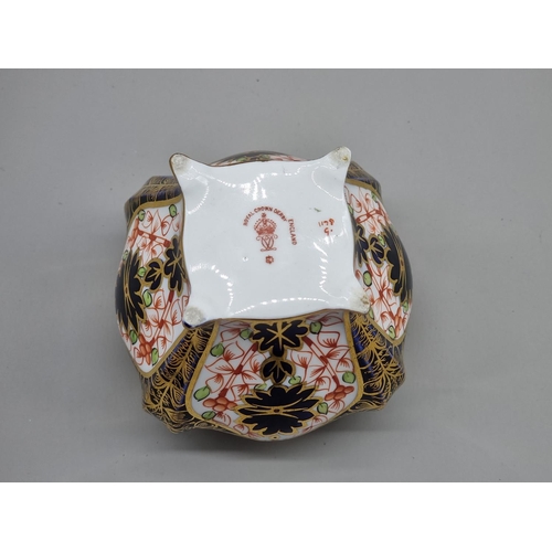 1471 - A Royal Crown Derby Imari box and cover, 10.5cm high; together with a similar lozenge dish, 23cm wid... 