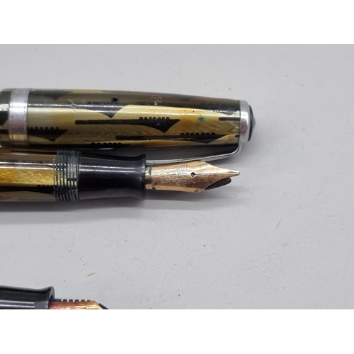 1504 - Two circa 1930s Parker Duofold 'Toothbrush' fountain pens, 14k nibs, (one missing pocket clip).... 