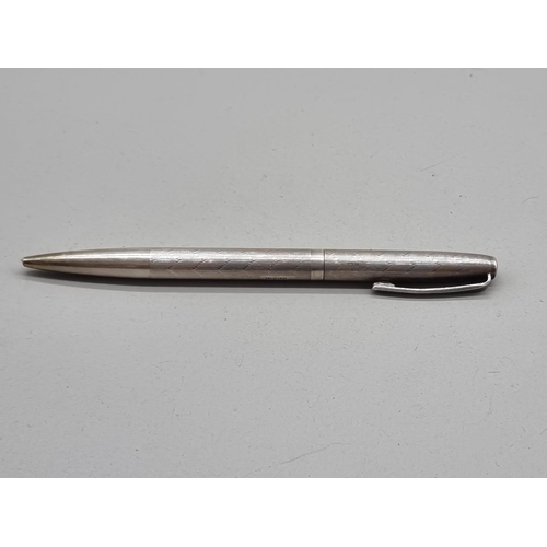 1509 - A Yard-O-Led silver pen. 