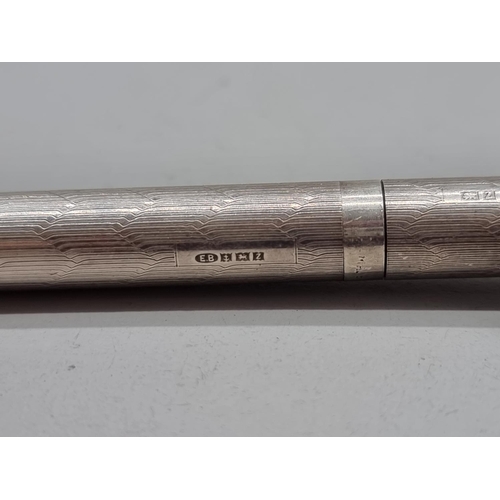 1509 - A Yard-O-Led silver pen. 