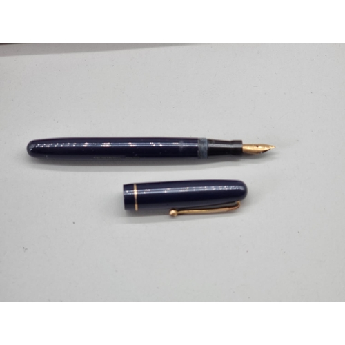 1512 - Three Mabie Todd fountain pens, to include a 'Blackbird' example, each with 14ct nibs, (one a.f.), e... 