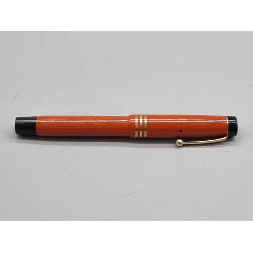 1514 - A vintage Parker Duofold 'Lucky Curve' fountain pen, boxed.