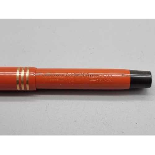 1514 - A vintage Parker Duofold 'Lucky Curve' fountain pen, boxed.