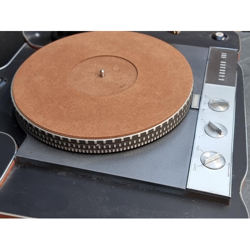 1564 - Hi-Fi Equipment: a Garrard 401 turntable, with Linn Akito arm and Audio-Technica cartridge.... 