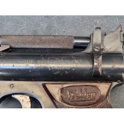 1613 - A Webley Senior .177 cal air pistol, Batch No.860.Please Note: buyers of air weapons must be 18 or o... 