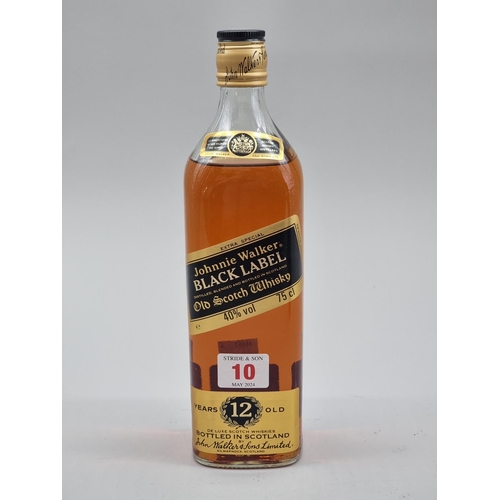 10 - A 75cl Johnnie Walker Black Label blended Whisky, 1980s bottling, in card box.