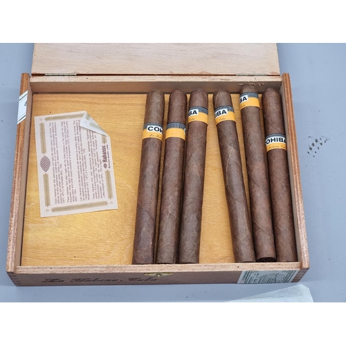 112 - Cigars: a box of eighteen Cohiba 'Esplendidos' cigars. (16)