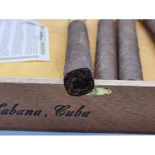 112 - Cigars: a box of eighteen Cohiba 'Esplendidos' cigars. (16)