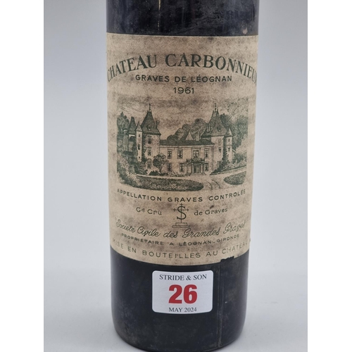 26 - A 75cl bottle of Chateau Cabonnieux, Graves de Leognan, 1961.