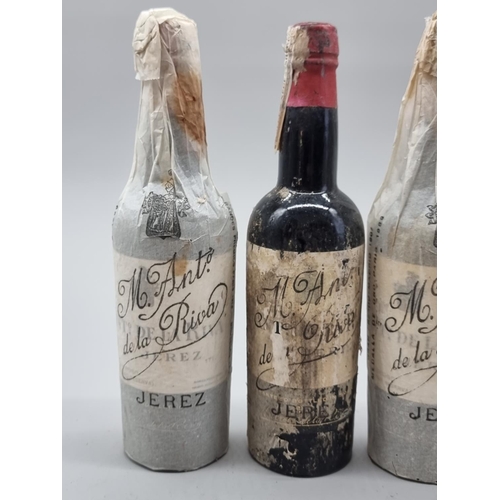 71 - Four half bottles of Oloroso Viejisimo Sherry, Antonio de la Riva, 1940s bottling. (4)... 