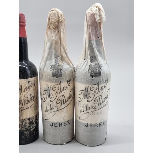 71 - Four half bottles of Oloroso Viejisimo Sherry, Antonio de la Riva, 1940s bottling. (4)... 