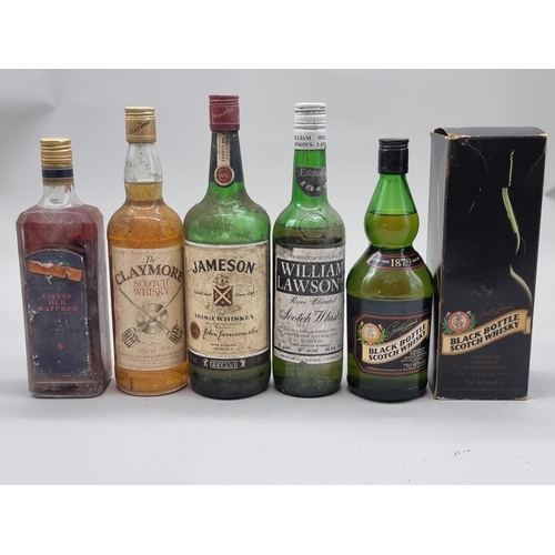 92 - Five bottles of blended whisky, comprising: an old 24 2/3 fl.oz. bottle of William Lawson's, probabl... 