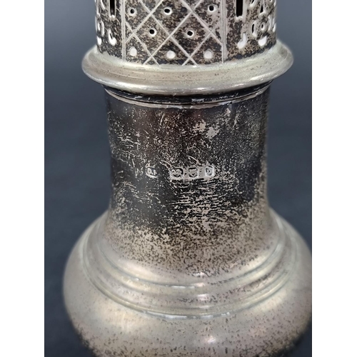 206 - A silver sugar caster, by Josiah Williams & Co, London 1919, 22cm high, 234g.... 