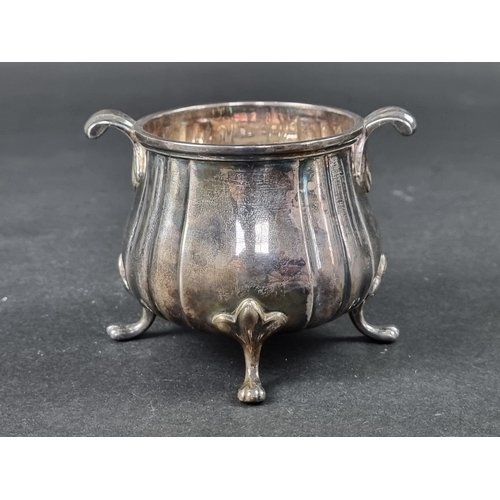 213 - A silver sugar bowl, by Cooper Brothers & Sons Ltd, Sheffield 1932, 7.5cm high, 198g.... 