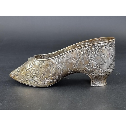 231 - A 19th century Continental silver novelty shoe bonbon box, import mark London 1894, Thomas Chawner, ... 