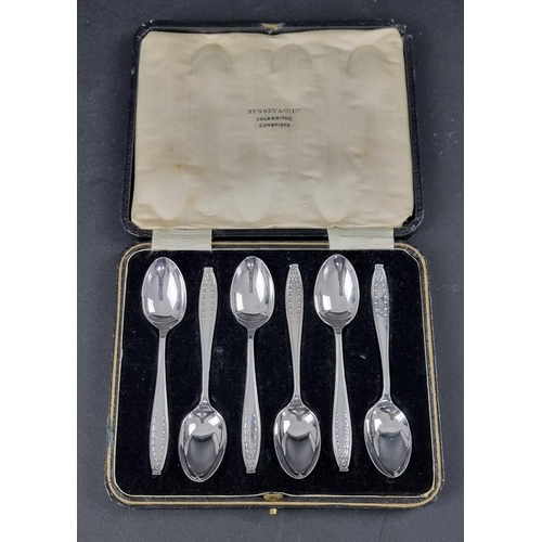 269 - A cased set of six silver teaspoons, by Cooper Brothers & Sons Ltd, Sheffield 1927, 75g.... 