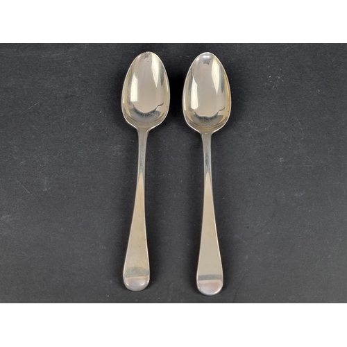 276 - A pair of George III silver Old English pattern table spoons, by R C, London 1788, 143g.... 