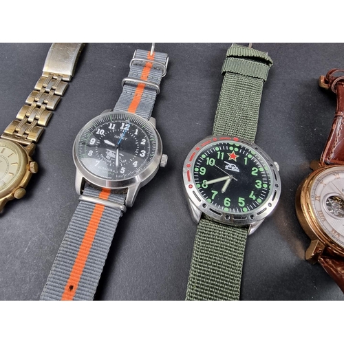 738B - A large quantity of wristwatches.