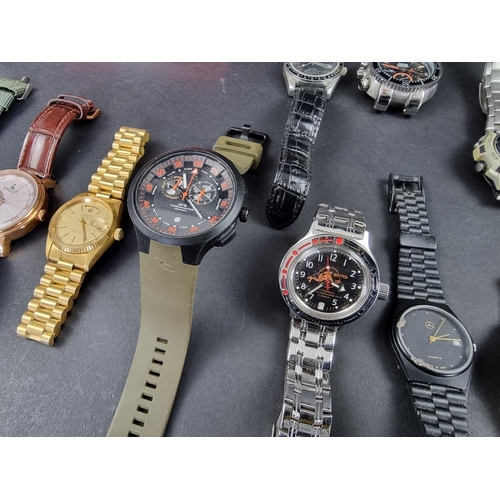 738B - A large quantity of wristwatches.