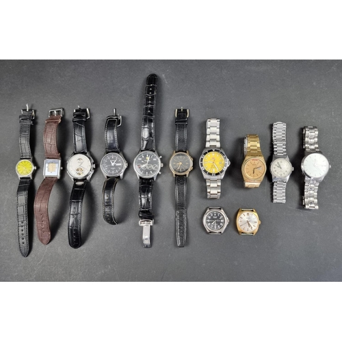 738E - A quantity of wristwatches, to include a Sea Pro 'Scuba 200' and a Seiko 5. (12)