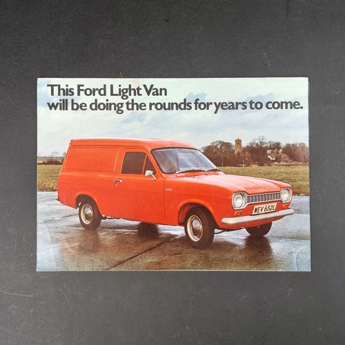 1282 - Automobilia: an interesting collection of 1960s/70s/80s Ford car and van brochures, to include Corti... 