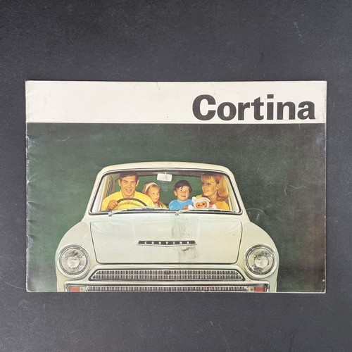 1282 - Automobilia: an interesting collection of 1960s/70s/80s Ford car and van brochures, to include Corti... 