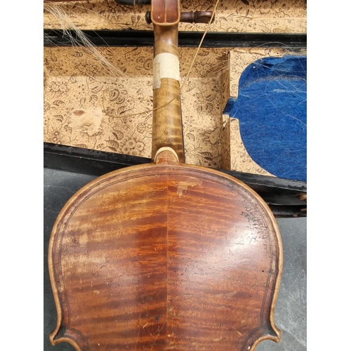 1603 - An antique Continental violin, bearing internal label inscribed 'Giovan paolo Maggini, brescia 1655'... 