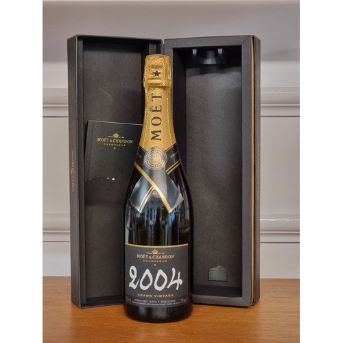 9A - A 75cl bottle of Moet & Chandon 2004 Grand Vintage Champagne, in oc.