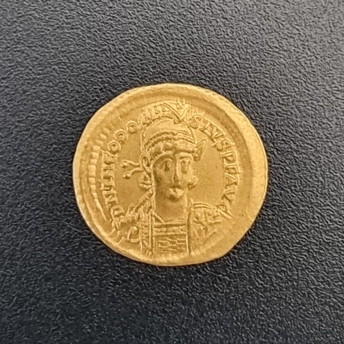 742 - Coins: Roman Eastern Empire, Theodocius II AD402-450 gold Solidus, Constantinopolis enthroned facing... 