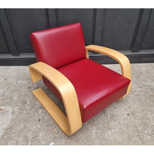 1042 - An Artek 400 Tank armchair, by Alvar Aalto.