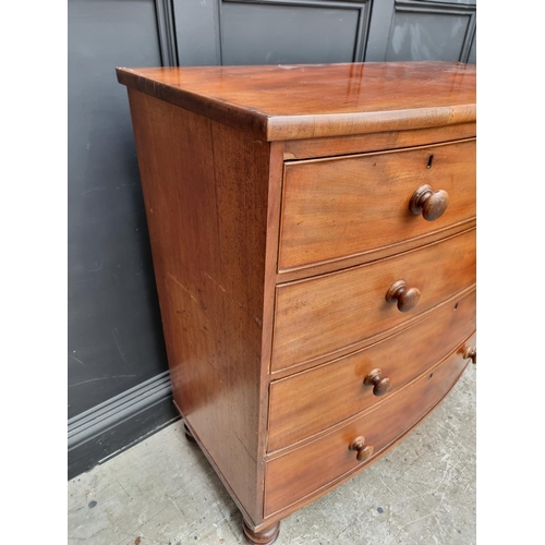 1065 - A Victorian mahogany bowfront chest of drawers, 103.5cm wide.