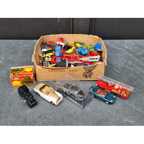 1389 - A collection of diecast vehicles.