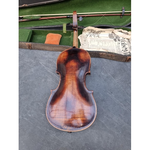 1645 - An antique Continental violin, labelled 'Franzesko Ruggeri,...1675', with 14in one piece back, with ... 